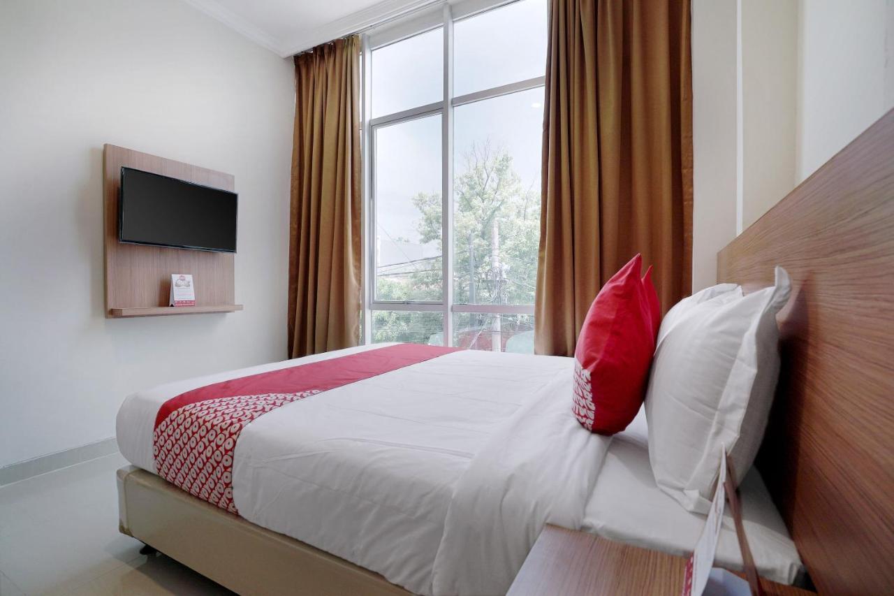 Oyo 415 The Kartini 8 Residence Giacarta Esterno foto