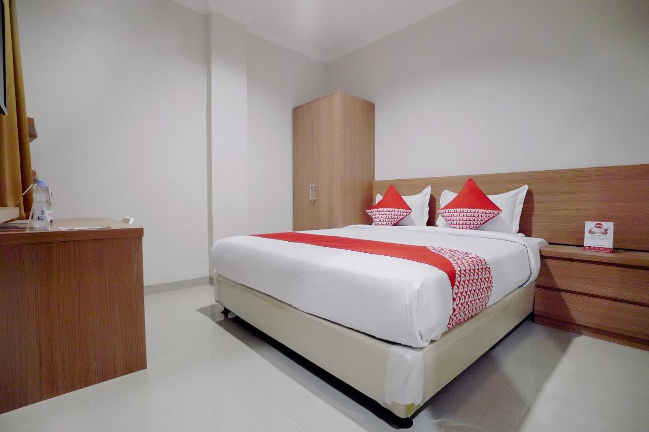 Oyo 415 The Kartini 8 Residence Giacarta Esterno foto