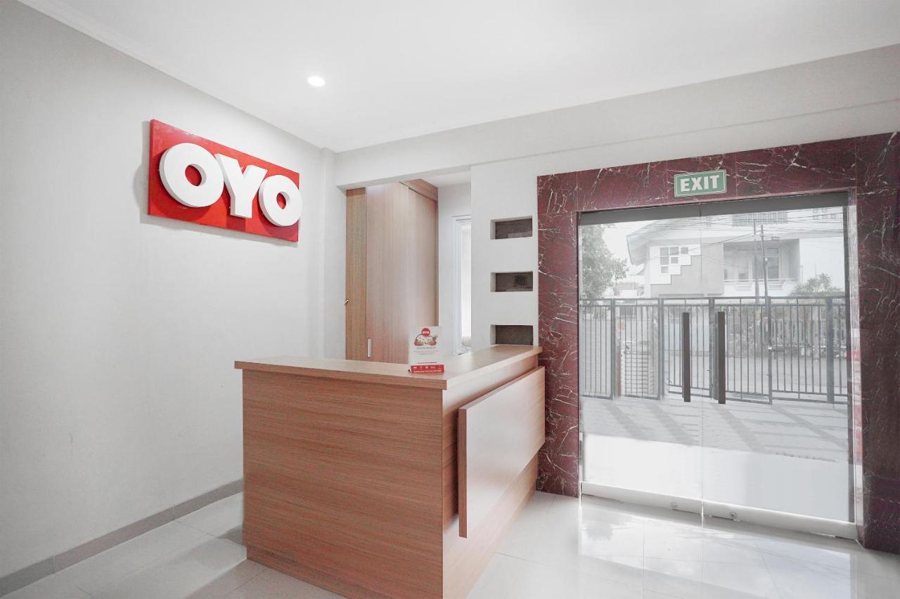 Oyo 415 The Kartini 8 Residence Giacarta Esterno foto