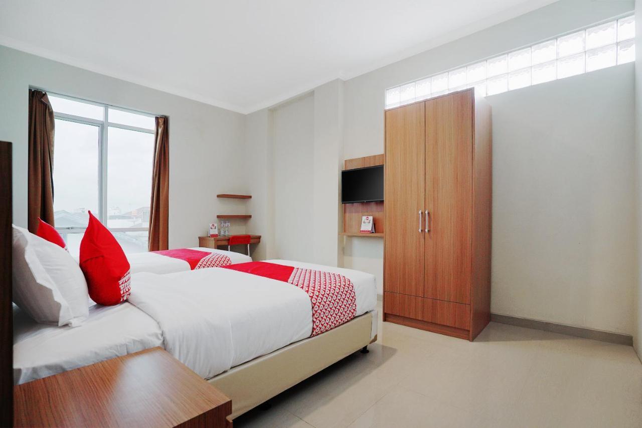 Oyo 415 The Kartini 8 Residence Giacarta Esterno foto
