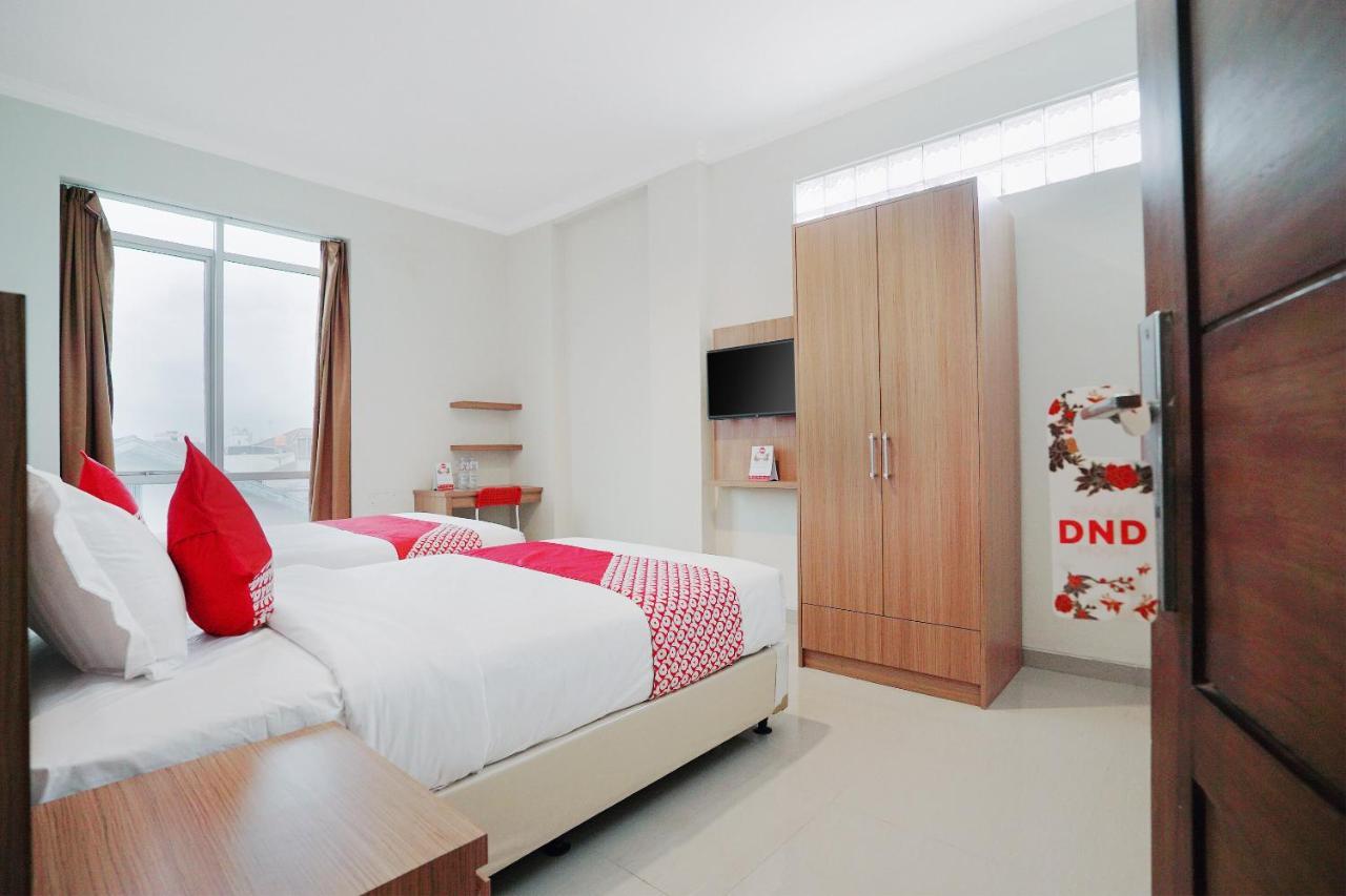 Oyo 415 The Kartini 8 Residence Giacarta Esterno foto
