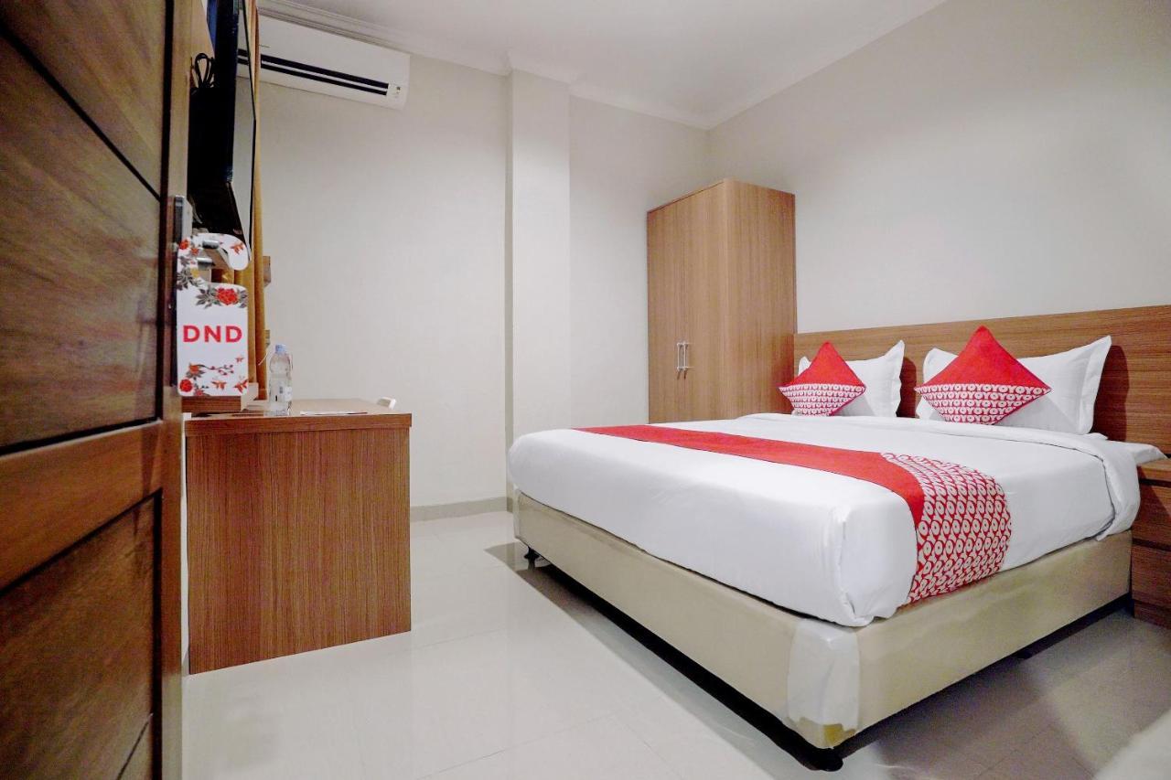 Oyo 415 The Kartini 8 Residence Giacarta Esterno foto