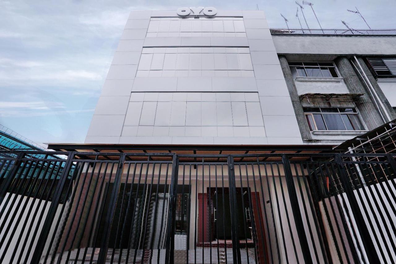 Oyo 415 The Kartini 8 Residence Giacarta Esterno foto