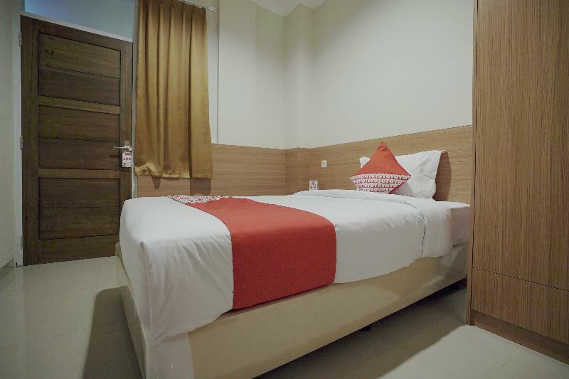 Oyo 415 The Kartini 8 Residence Giacarta Esterno foto