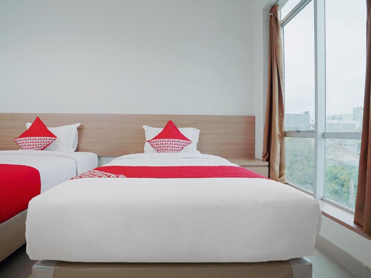 Oyo 415 The Kartini 8 Residence Giacarta Esterno foto