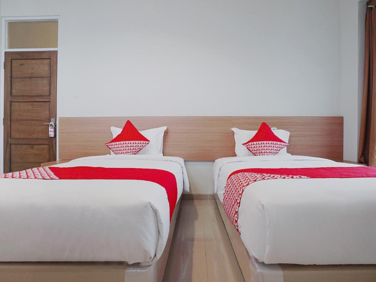 Oyo 415 The Kartini 8 Residence Giacarta Esterno foto