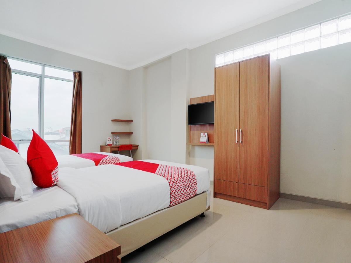 Oyo 415 The Kartini 8 Residence Giacarta Esterno foto