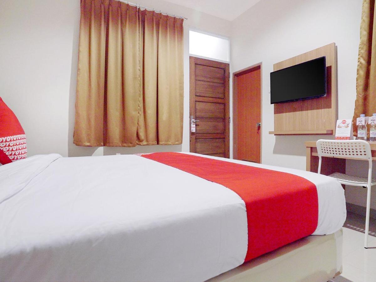 Oyo 415 The Kartini 8 Residence Giacarta Esterno foto