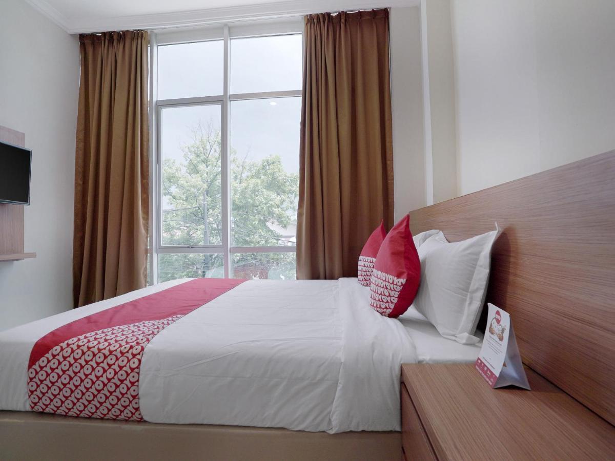 Oyo 415 The Kartini 8 Residence Giacarta Esterno foto