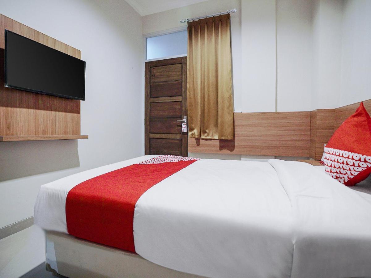 Oyo 415 The Kartini 8 Residence Giacarta Esterno foto