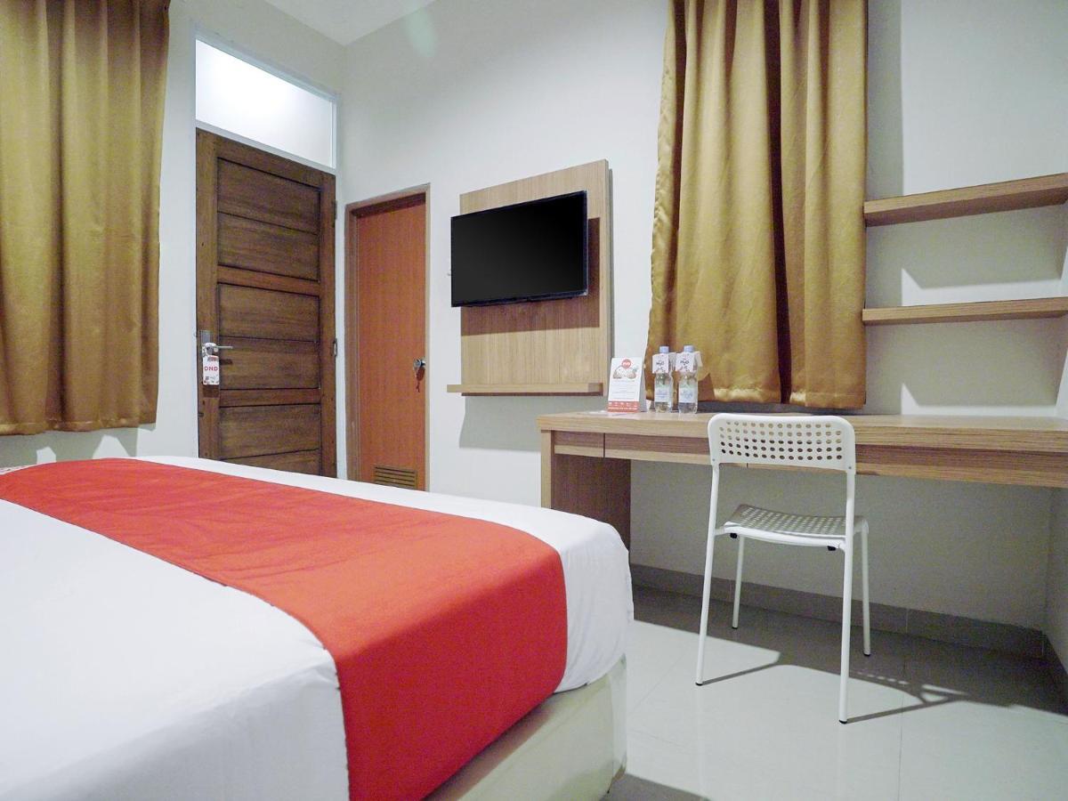 Oyo 415 The Kartini 8 Residence Giacarta Esterno foto