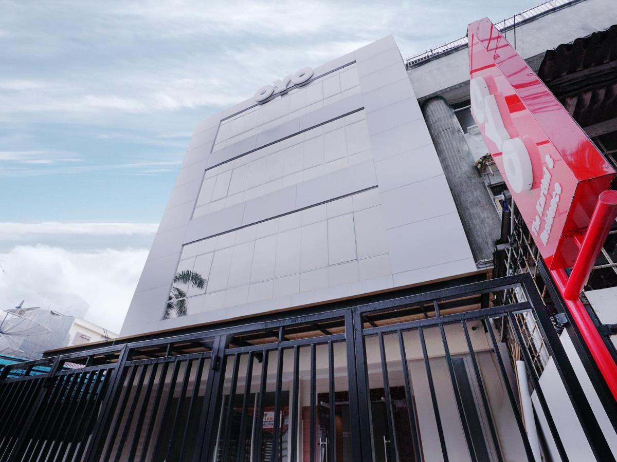 Oyo 415 The Kartini 8 Residence Giacarta Esterno foto
