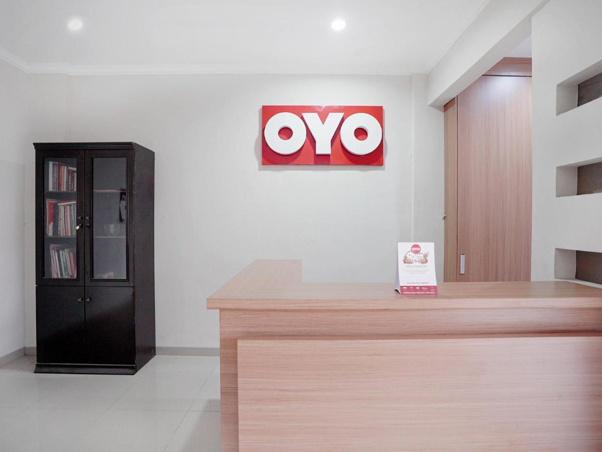 Oyo 415 The Kartini 8 Residence Giacarta Esterno foto