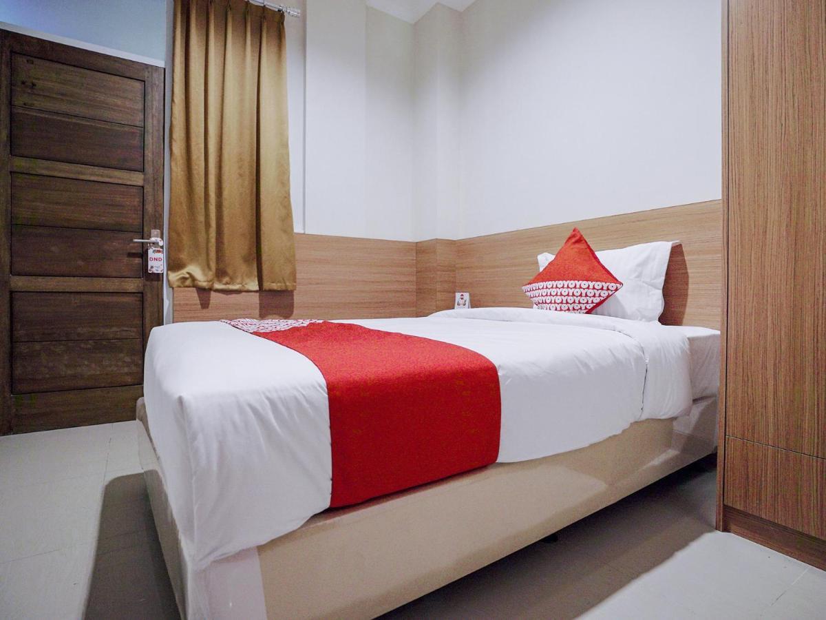 Oyo 415 The Kartini 8 Residence Giacarta Esterno foto